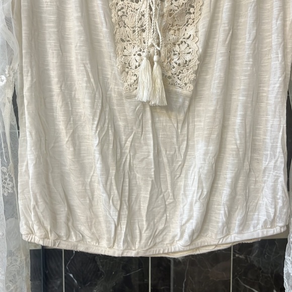 Ralph Lauren top, size M, NWT, never worn. - Picture 4 of 10